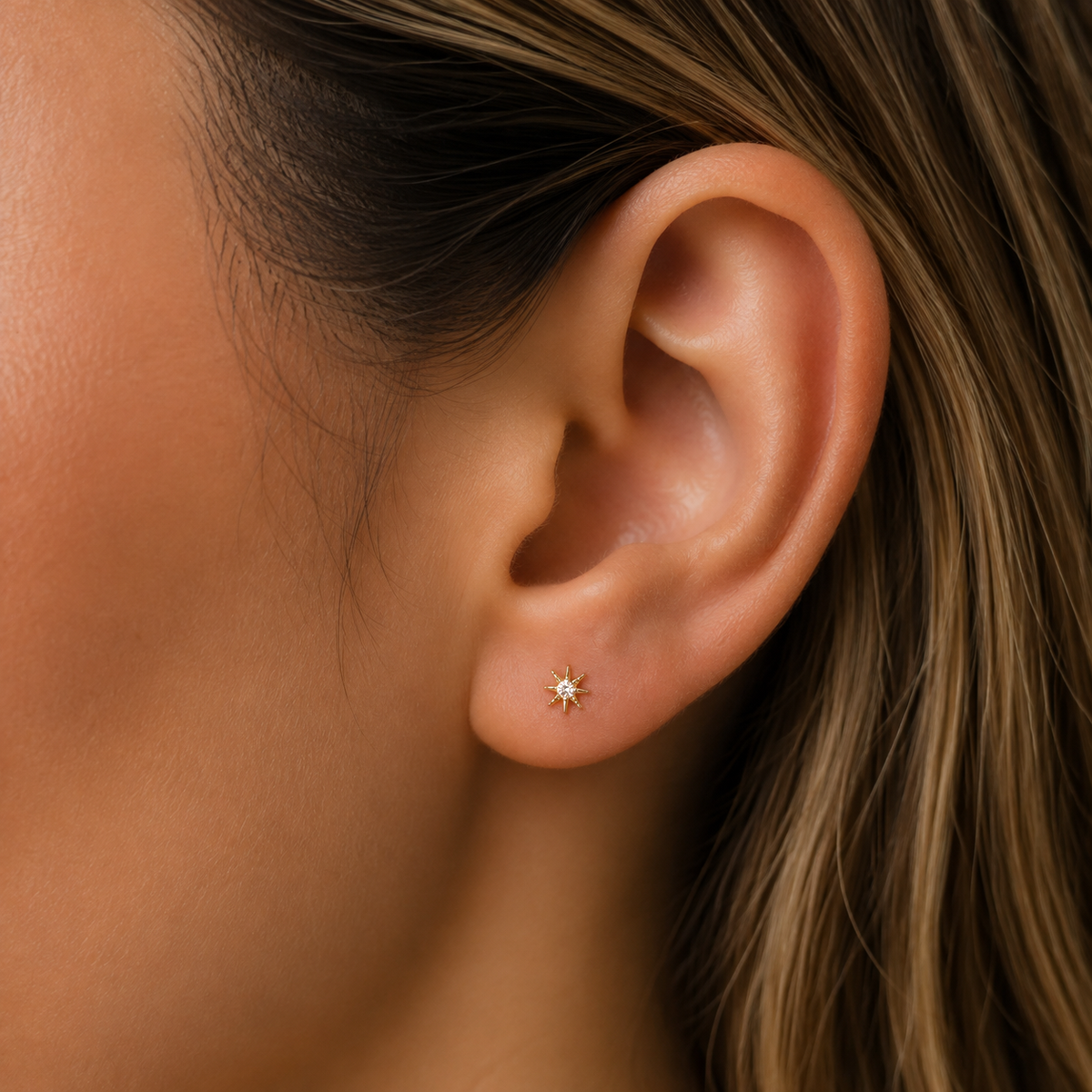 18Kt Gold PVD Titanium Threadless Eight-Point Star Gem Top.