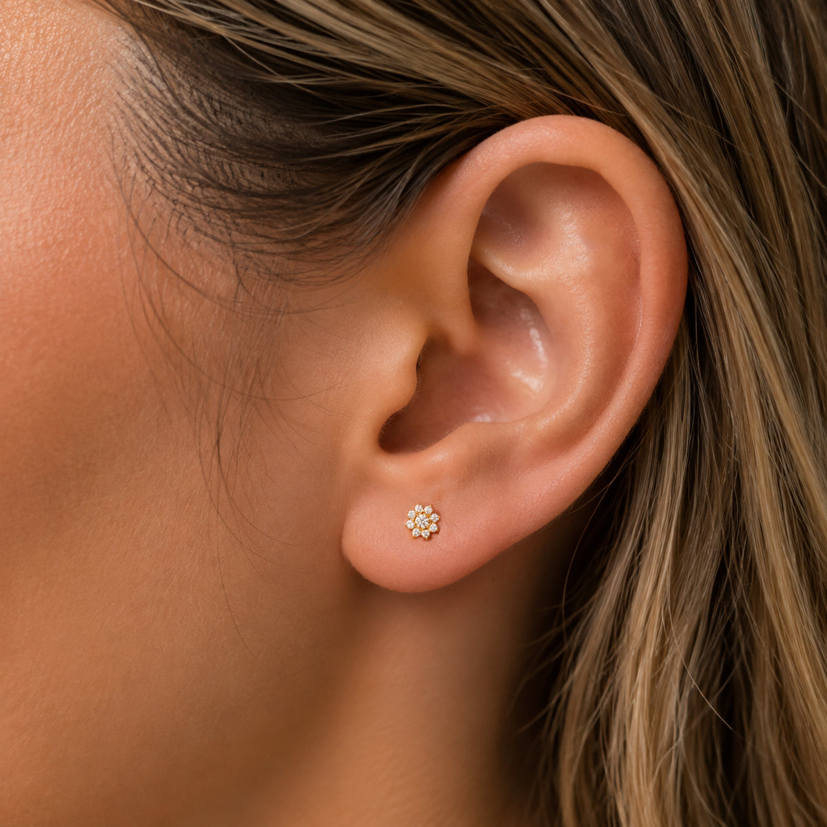 18Kt Gold PVD Titanium Threadless Daisy Cluster Gem Top