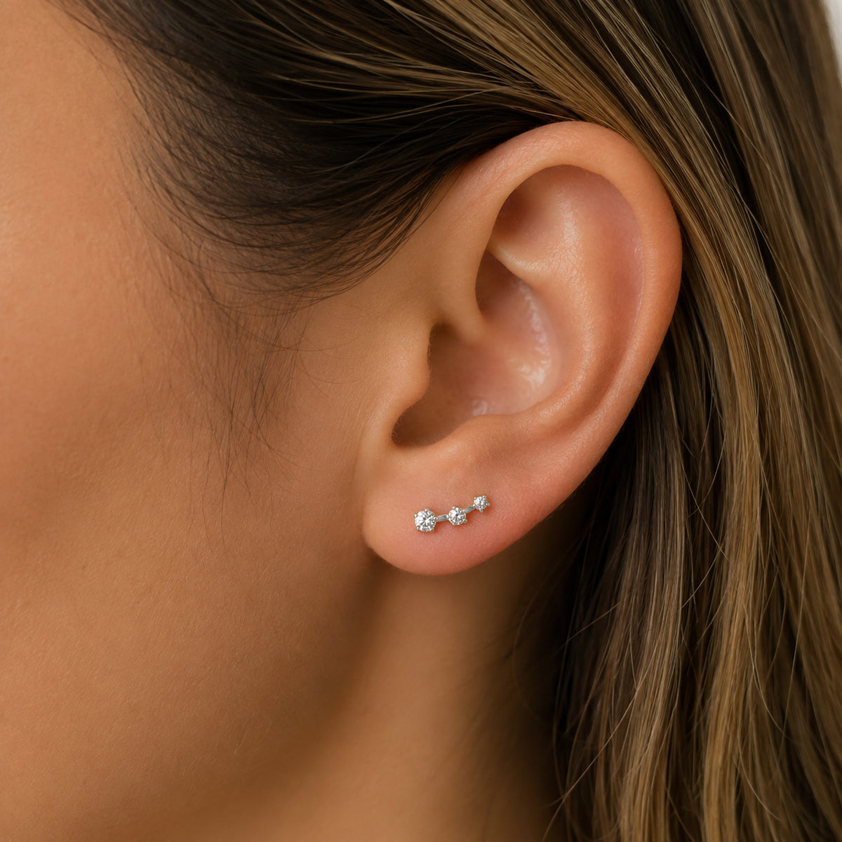 Titanium Threadless Graduated Triple Round Gem Curve Top.